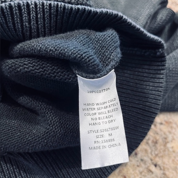 Idem Ditto LA Cropped V-Back Textured Sweater - Picture 14 of 14